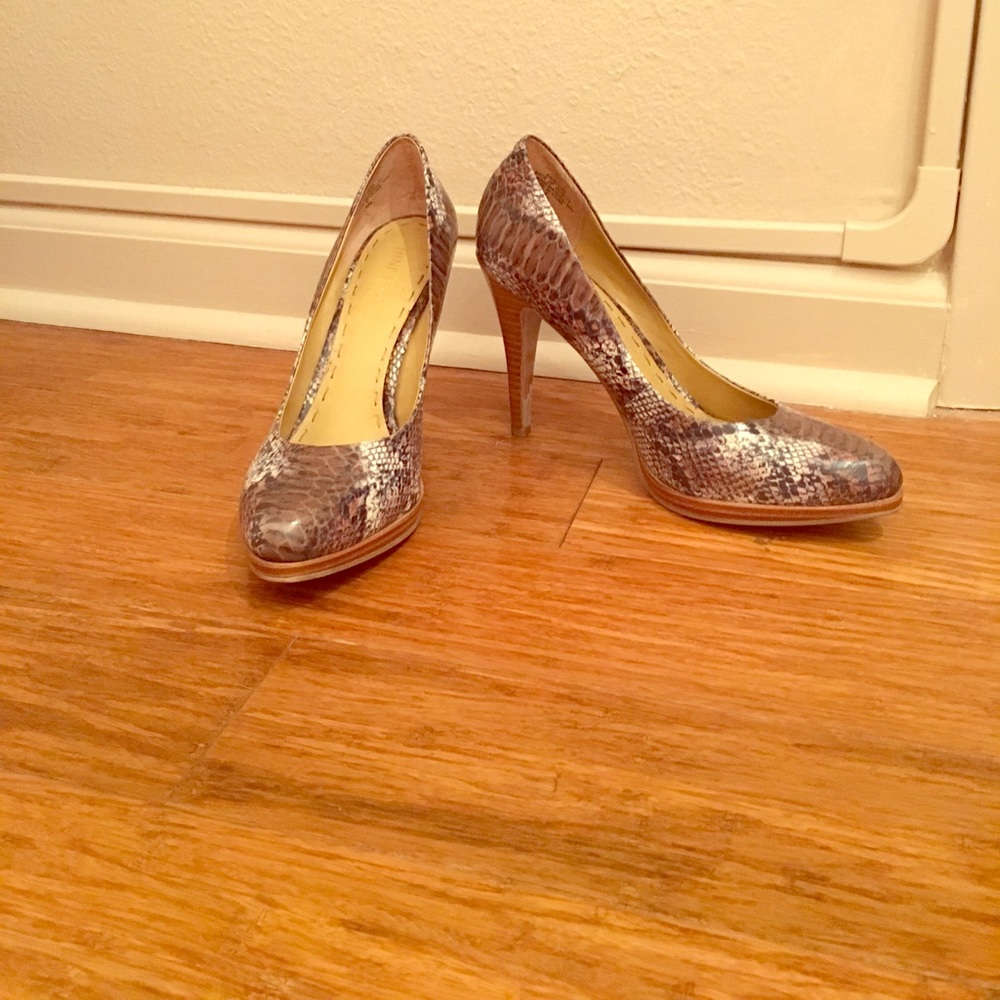 Brown/Black Snakeskin Pumps. Size 8. EUC